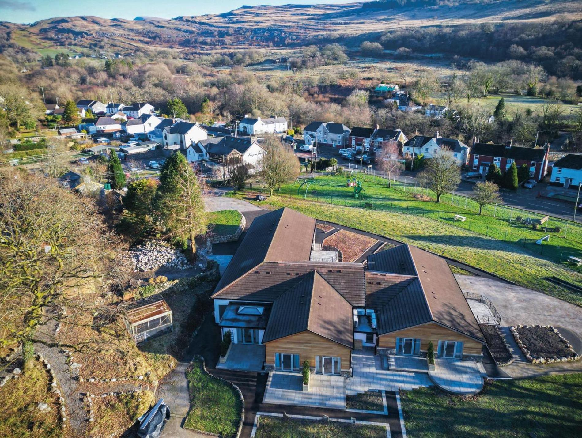 Suite 7 - Sleeping Giant Hotel - Pen Y Cae Inn Брекон Экстерьер фото
